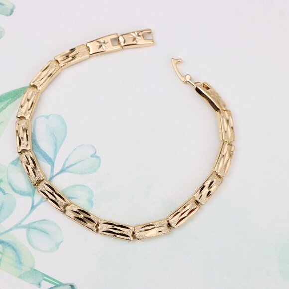 "Textured Geometric Rose Gold Bracelet in Polished Finish, XPBL0862 - Picture 4 of 12